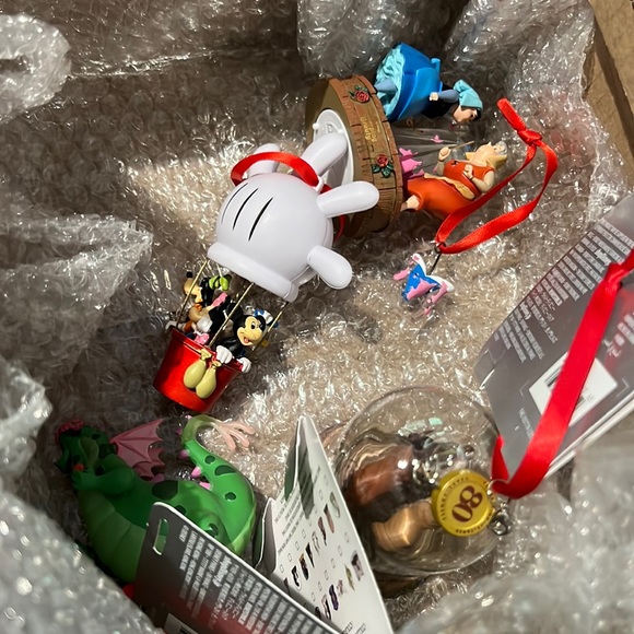 (1) DISNEY Damaged/Broken Ornaments - Picture 1 of 3